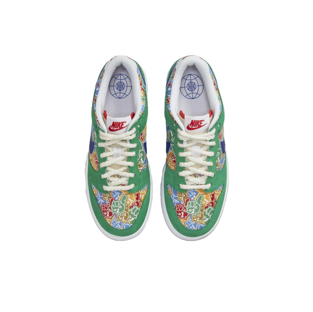 Nike SB Dunk Low Foam Finger Trainers DZ5184-300 - product image from the listing.