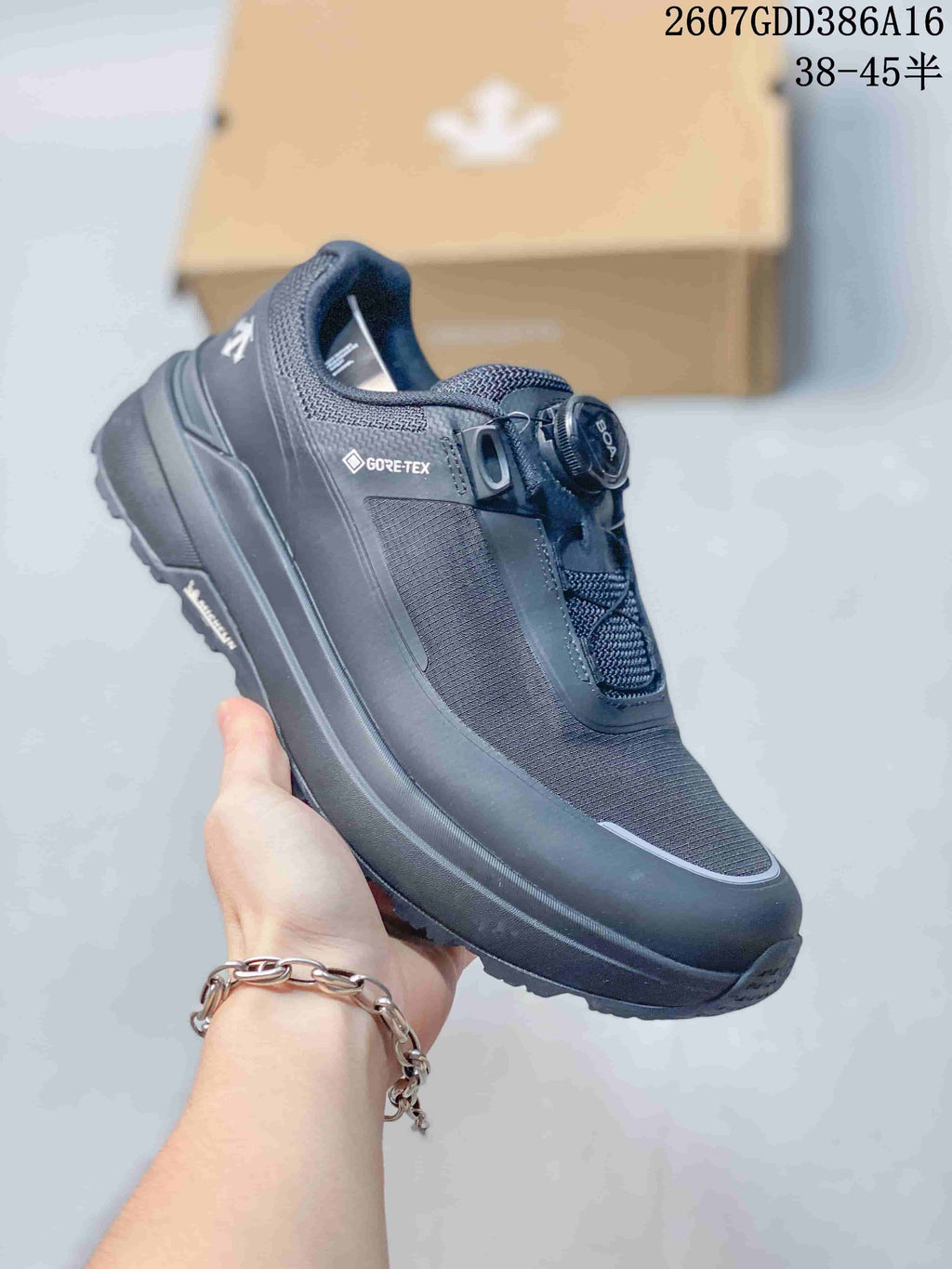 Descente Dualis PRIME WIRE2.0 Sneakers in Black 2607GDD386A16 - product image from the listing.