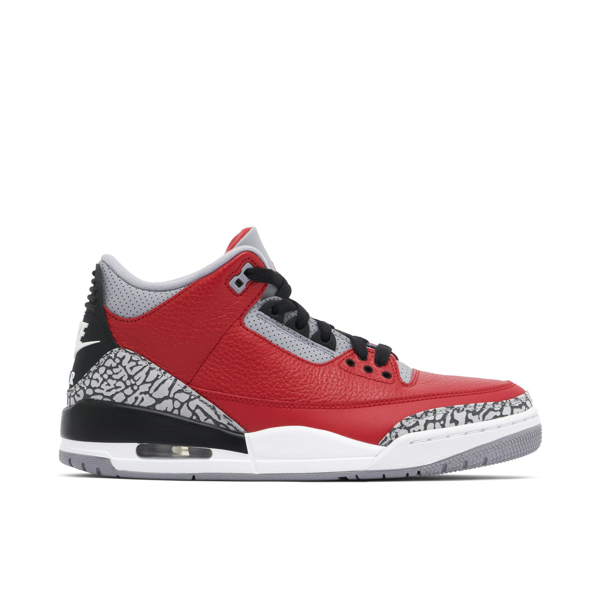 AIR JORDAN 3 RETRO SE UNITE in RED - product image from the listing.