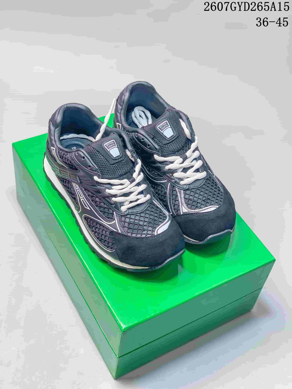 Bottega Veneta Orbit Low-Cut Sneakers Black/White 2607GYD265A15 - product image from the listing.