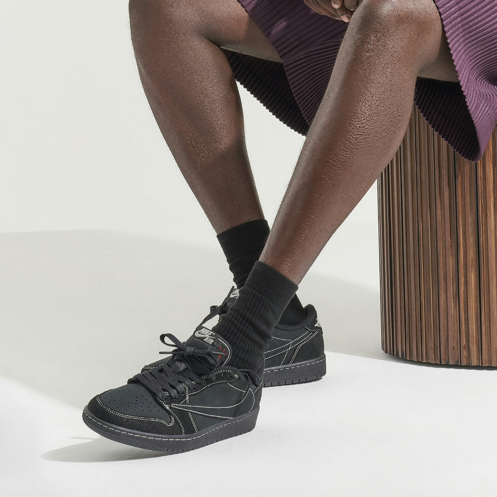 AIR JORDAN 1 RETRO LOW OG SP X TRAVIS SCOTT in BLACK PHANTOM - product image from the listing.