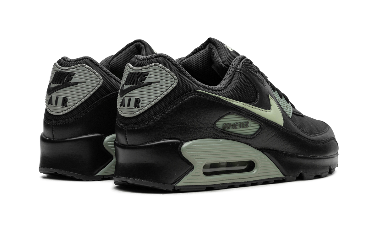 "Black / Honeydew" Air Max 90 Gore-Tex FD5810 001 - product image from the listing.