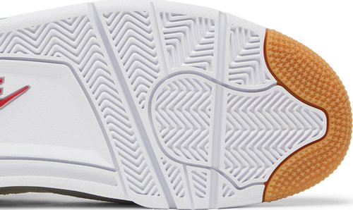 Nike SB x Air Jordan 4 Retro SP 'Pine Green' - product image from the listing.