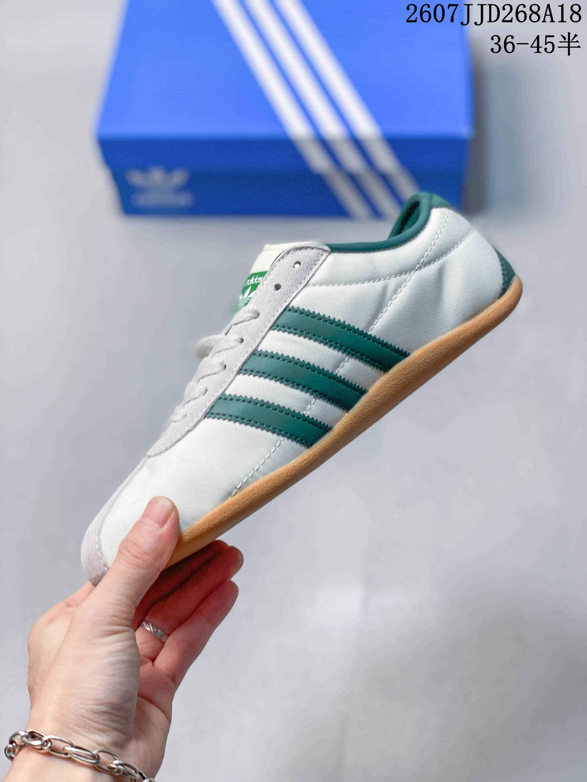 adidas Originals Tokyo Low-Top Sneakers in White Green 2607JJD268A18 - product image from the listing.