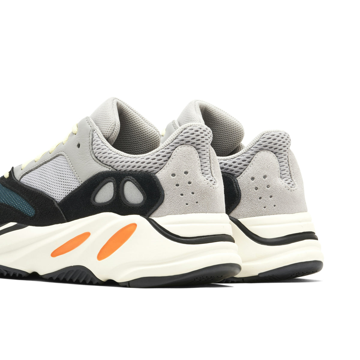 YEEZY BOOST 700 WAVE RUNNER - product image from the listing.