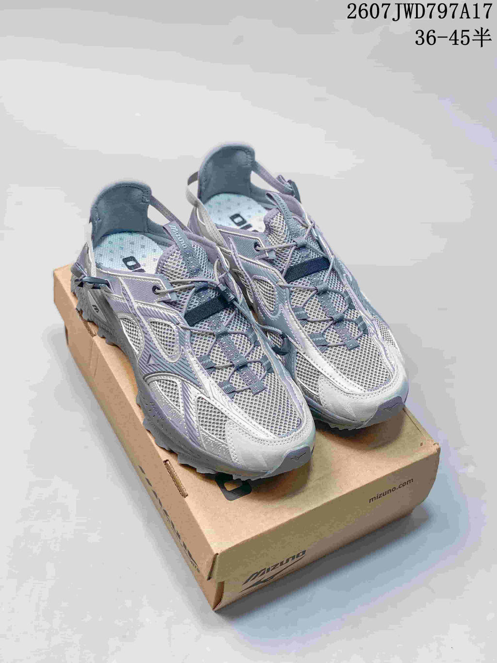 Mizuno Sportstyle 2607JWD797A17 Sneakers in Silver Gray - product image from the listing.