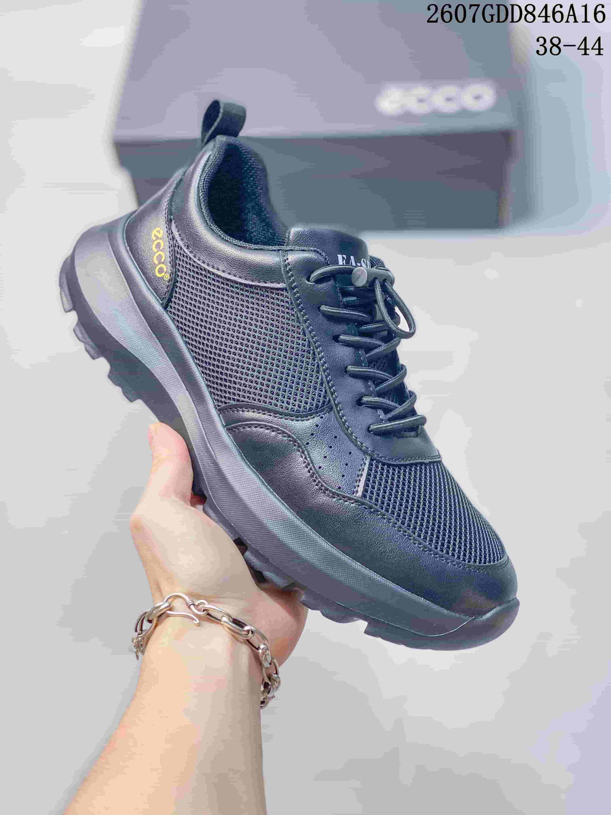 ECCO 2607GDD846A16 Black Mesh Casual Trainers - product image from the listing.