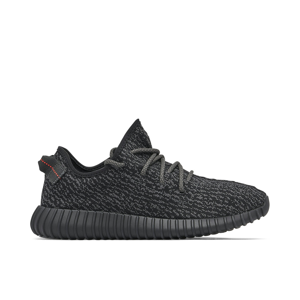 YEEZY BOOST 350 PIRATE BLACK 2022 - product image from the listing.