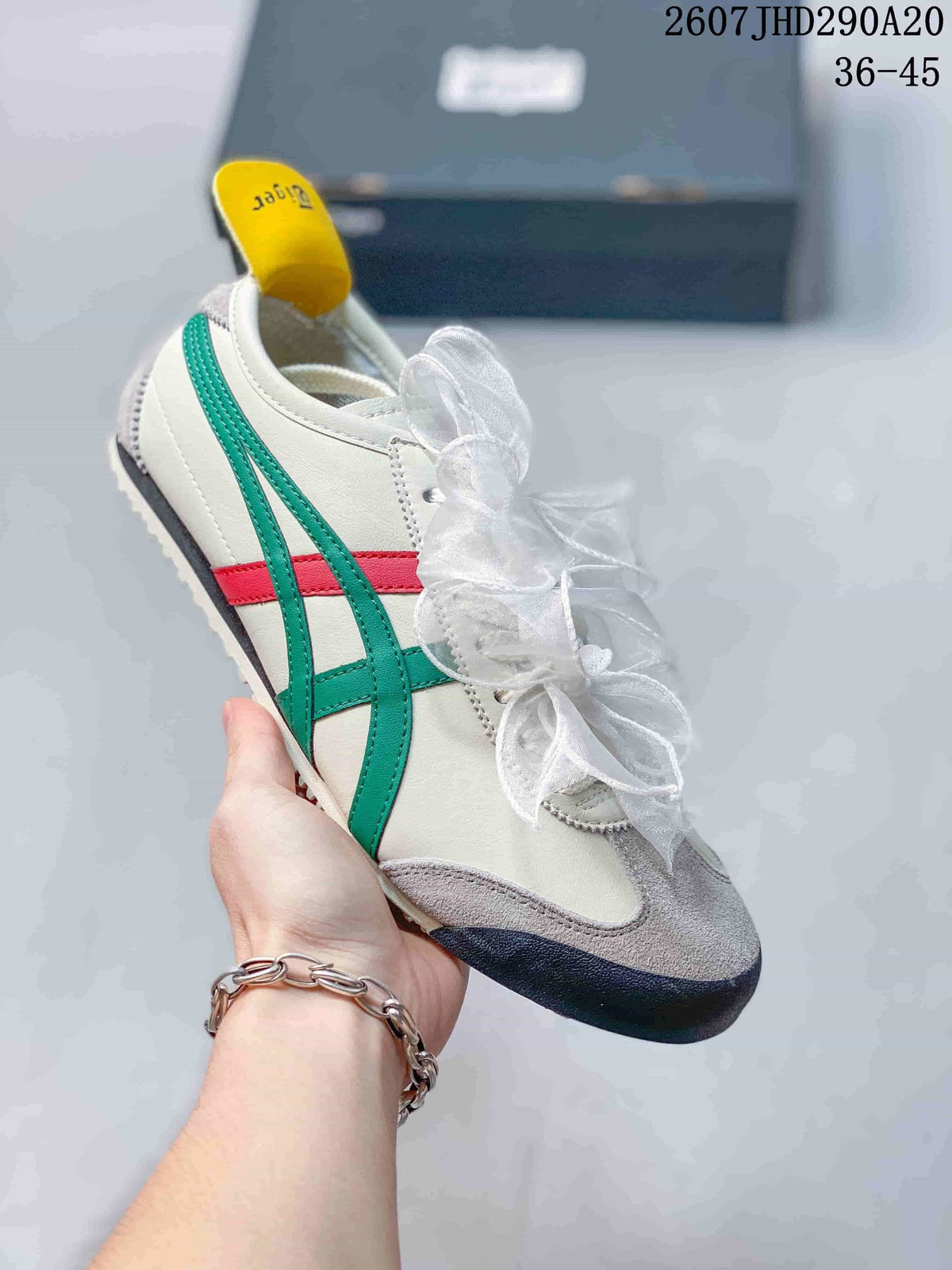 Onitsuka Tiger Mexico 66 SD Low-Cut Sneakers - product image from the listing.