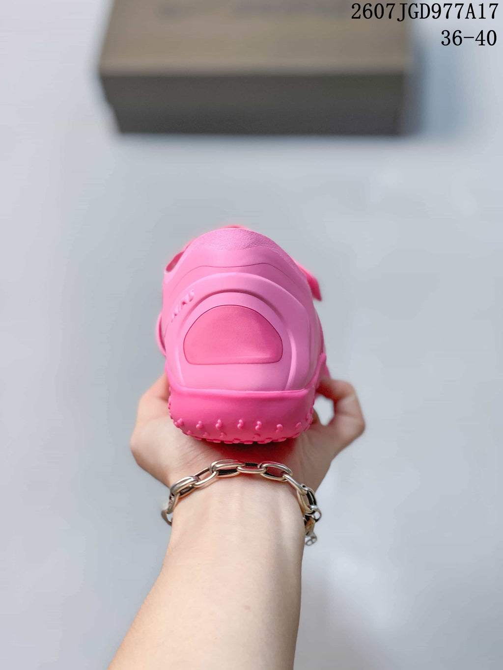 Nike x SKIMS Air Rift Mesh Split-Toe Sneakers in Pink 2607TGD977A17 - product image from the listing.
