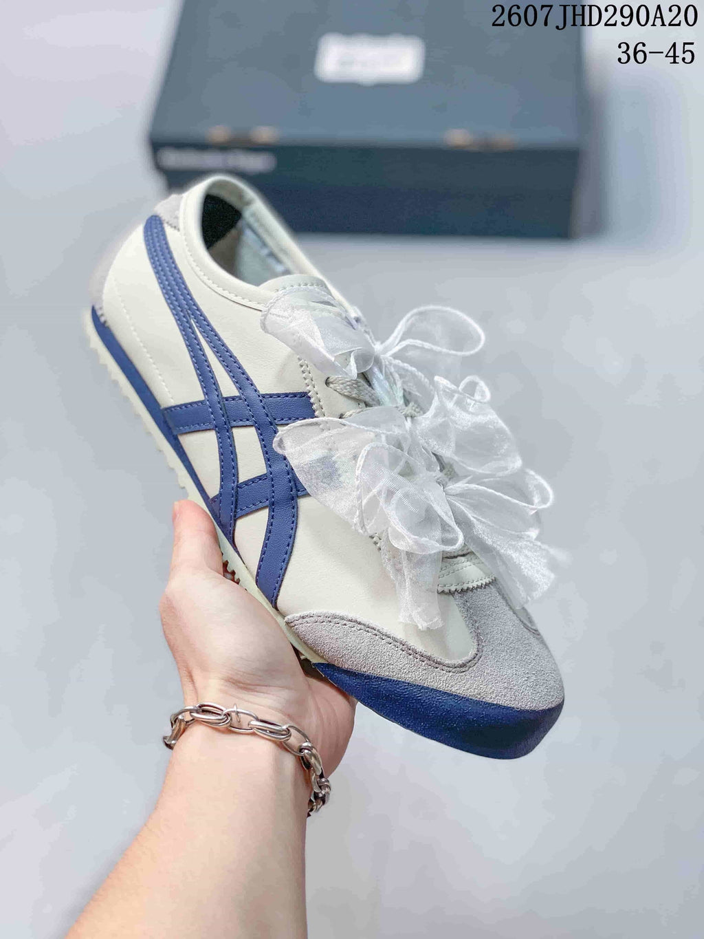 Onitsuka Tiger Mexico 66 SD Low-Cut Sneakers - product image from the listing.