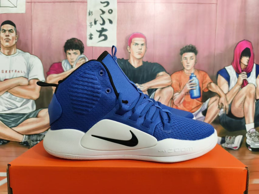 Blue and White Nike Hyperdunk Basketball Shoes - product image from the listing.