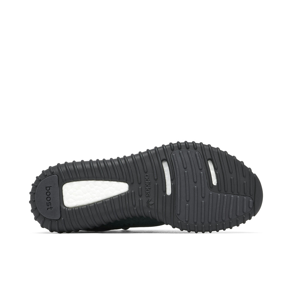 YEEZY BOOST 350 PIRATE BLACK (2016) - product image from the listing.