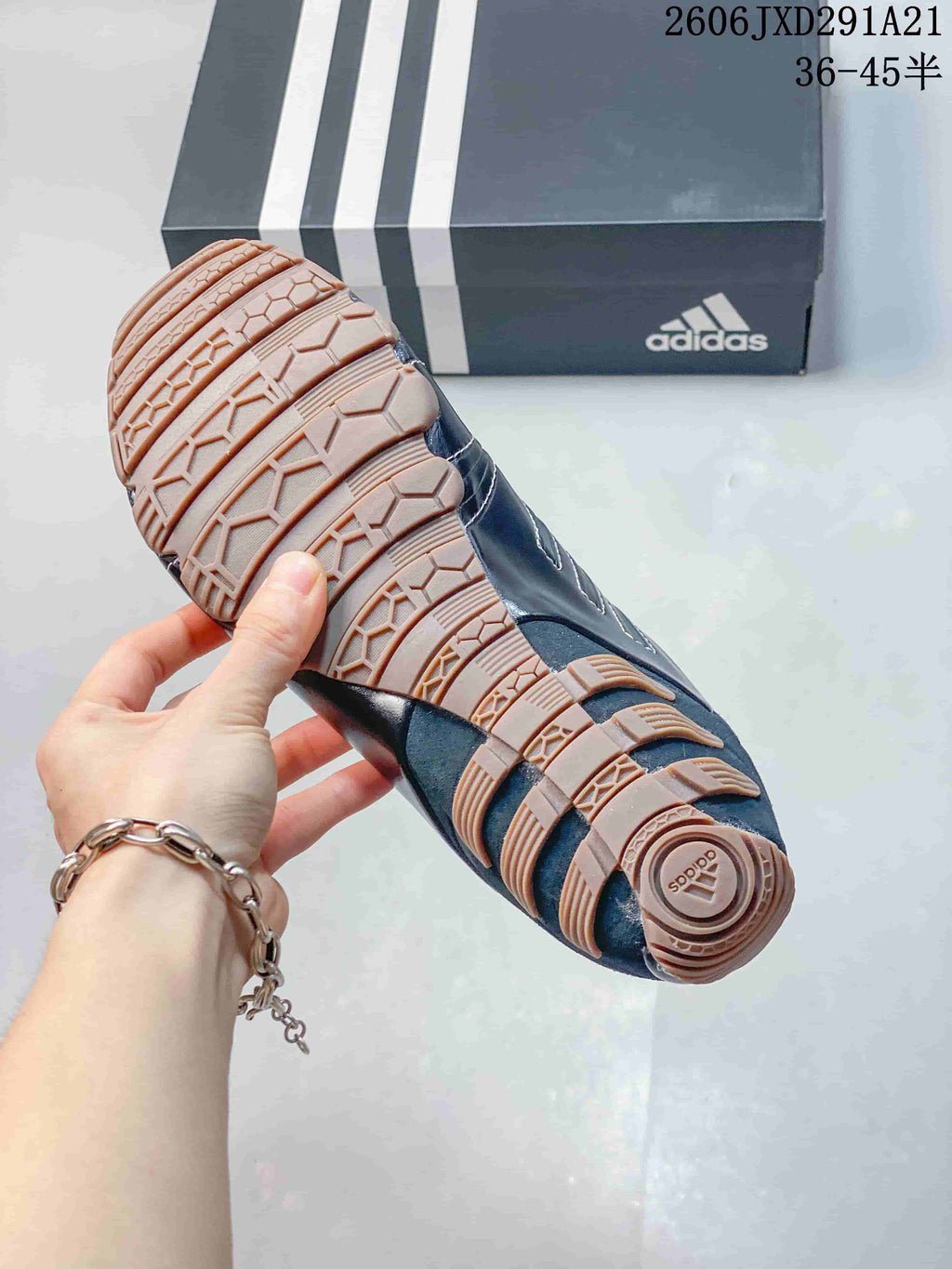 Adidas Originals Ghost Sprint Sneakers in Navy 2606JXD291A21 - product image from the listing.