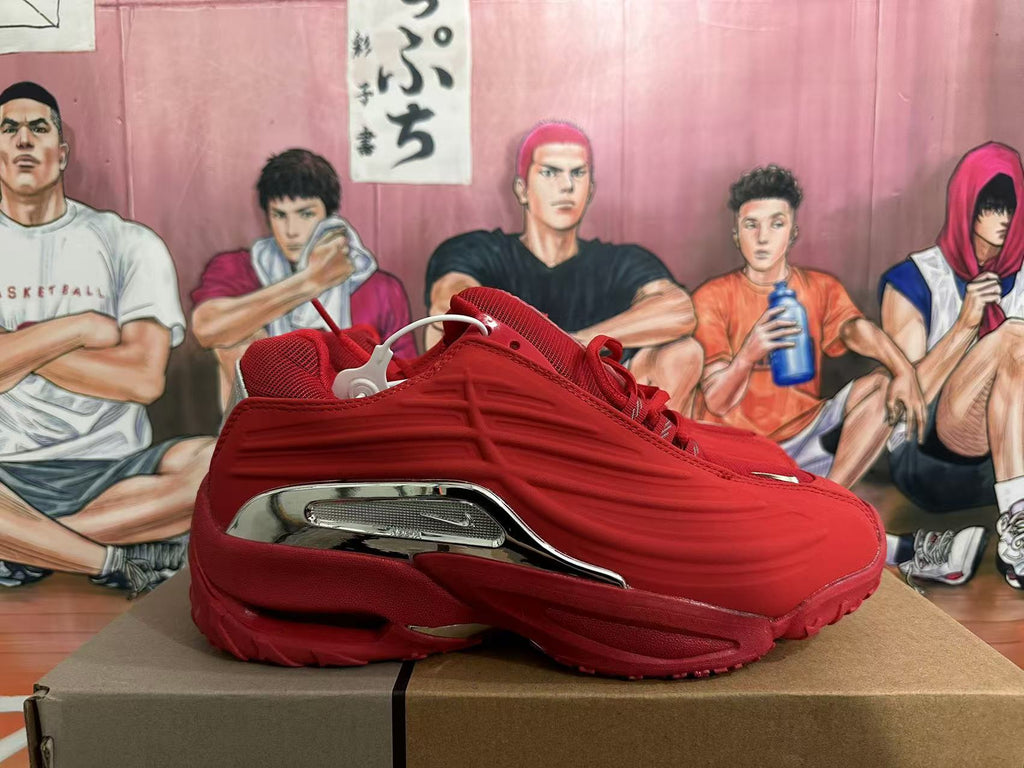 Red Li-Ning Basketball Trainers - product image from the listing.