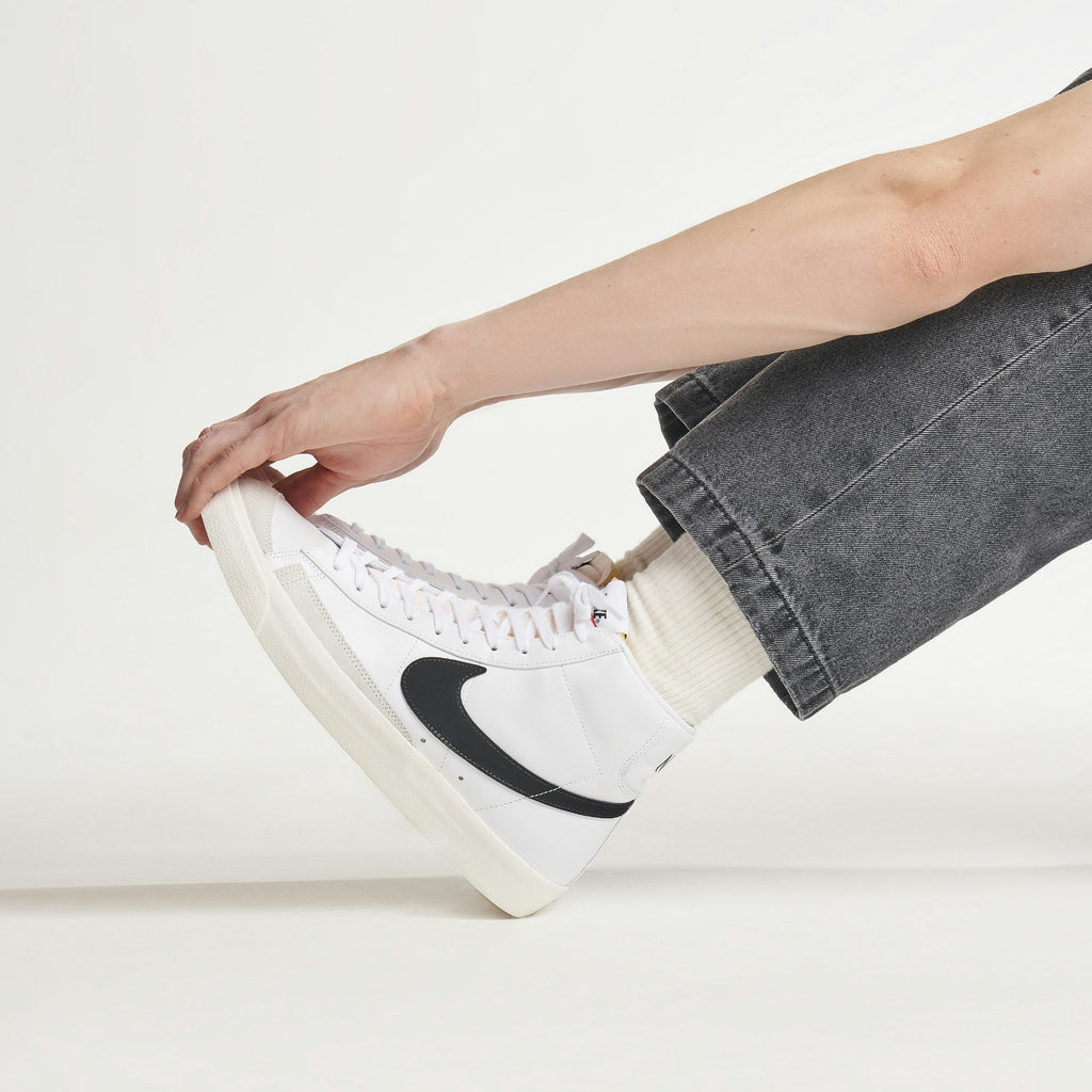 NIKE BLAZER MID 77 VINTAGE in WHITE - product image from the listing.