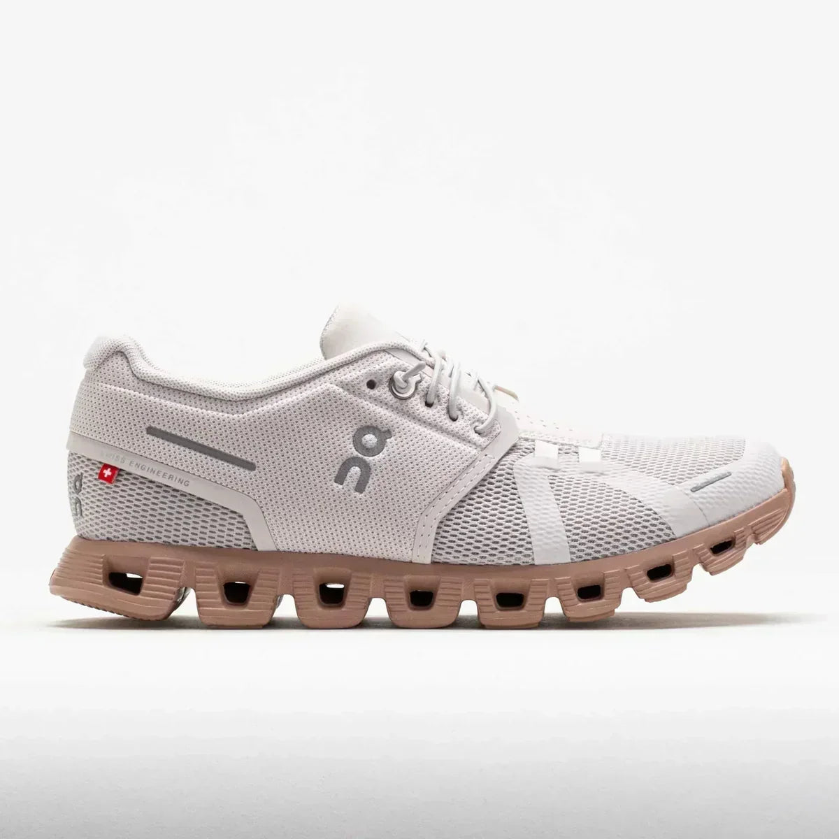 On Cloud 5 Lifestyle Trainers - product image from the listing.