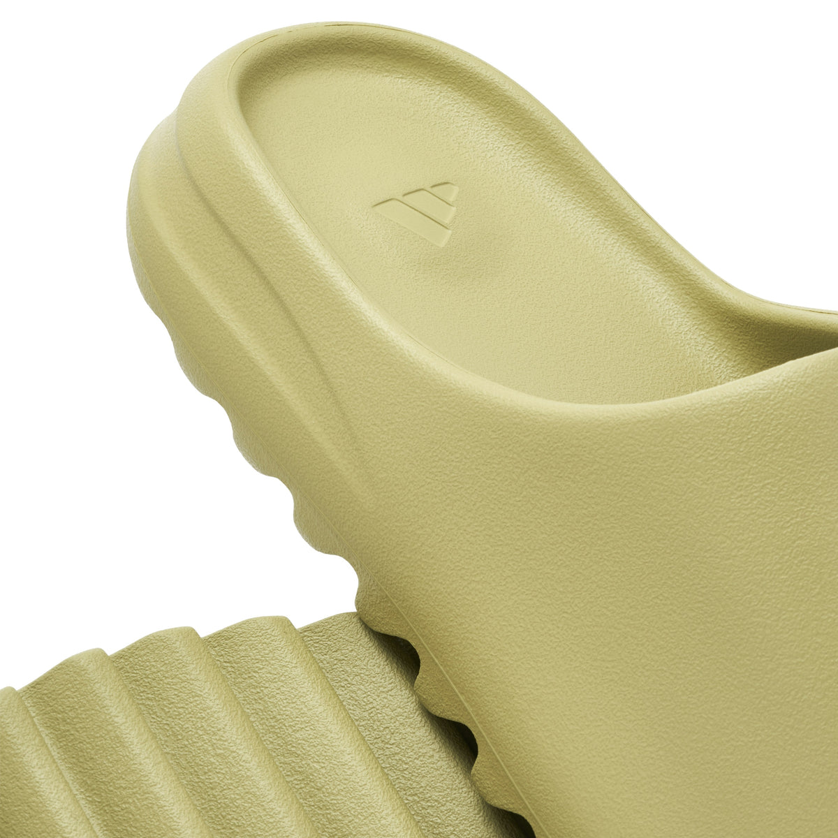 YEEZY SLIDES RESIN 2022/2024 - product image from the listing.