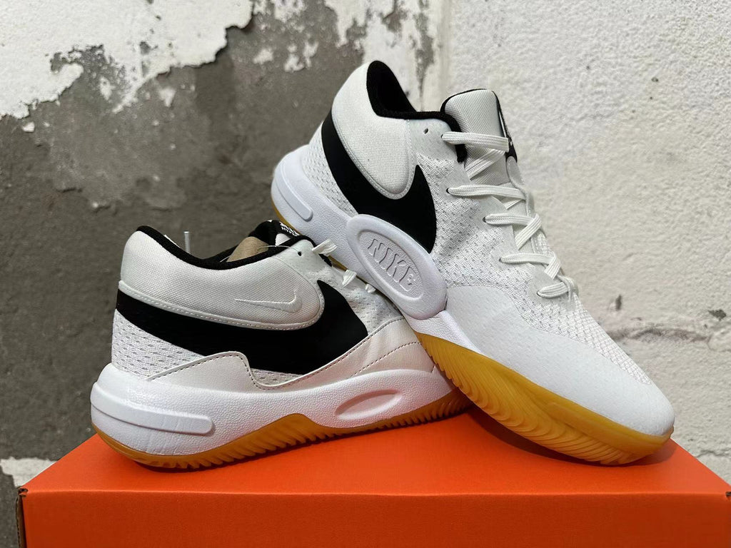 Nike Hyperquick Low-Cut Training Shoes, White/Black - product image from the listing.