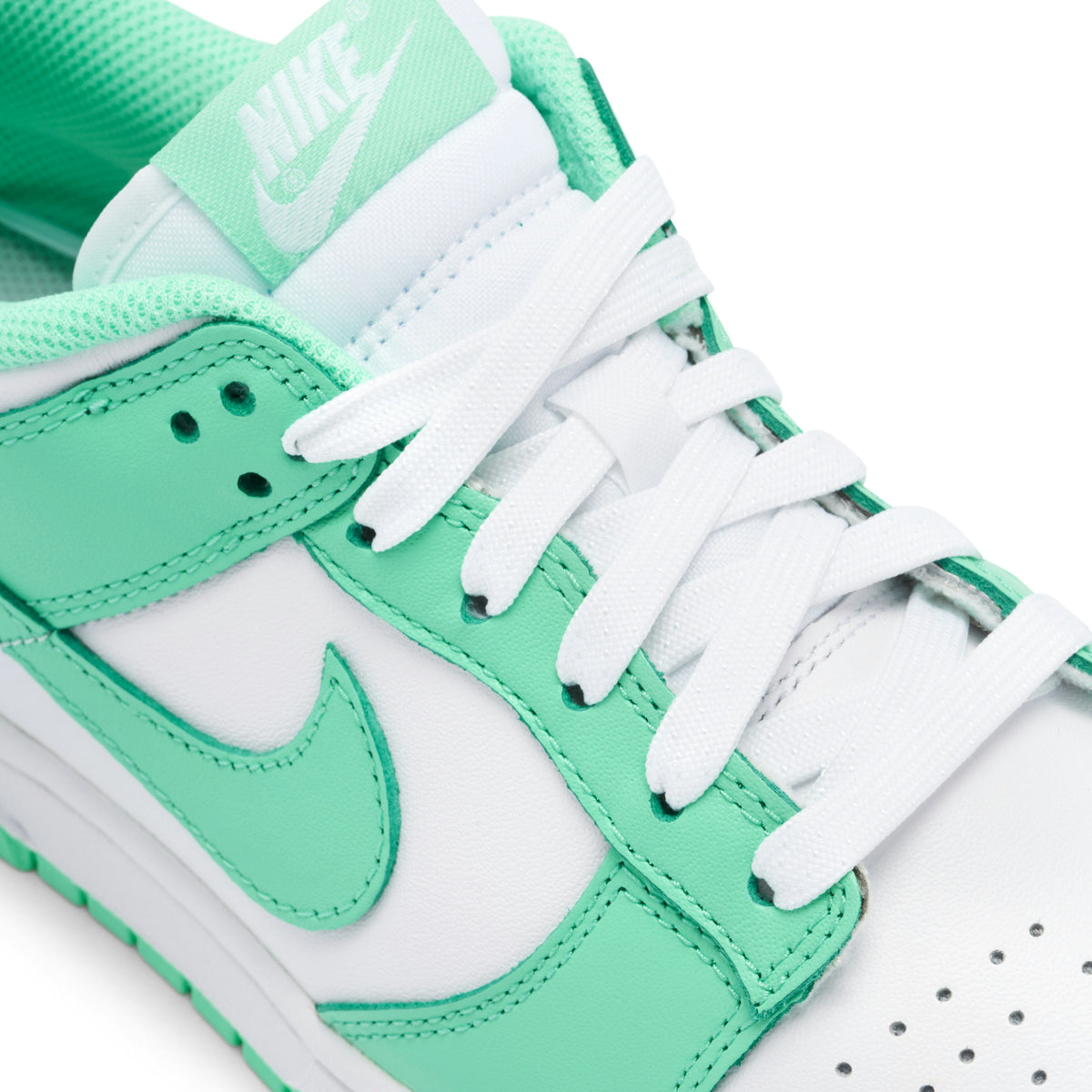 Women's NIKE DUNK LOW GREEN GLOW - product image from the listing.