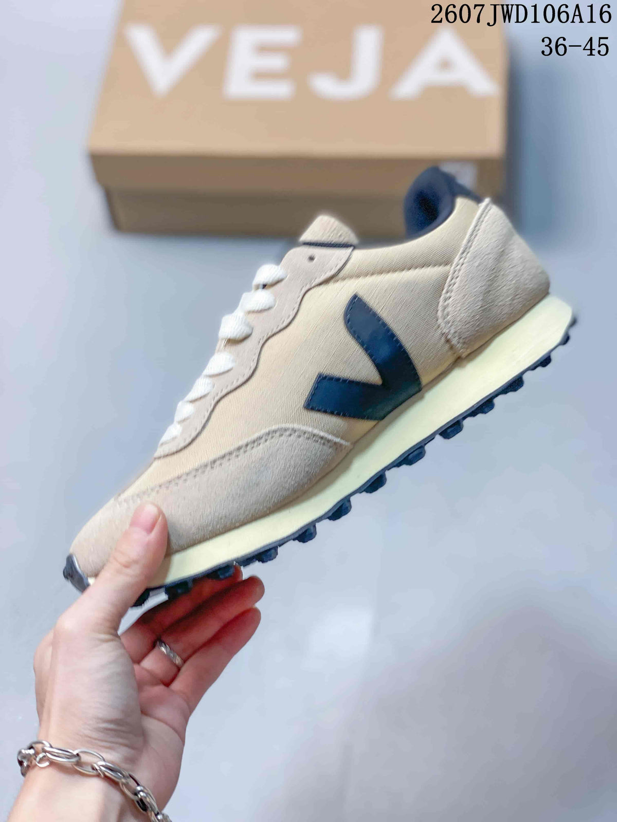 VEJA Rio Branco Alveomesh Sneakers in Beige and Navy - product image from the listing.