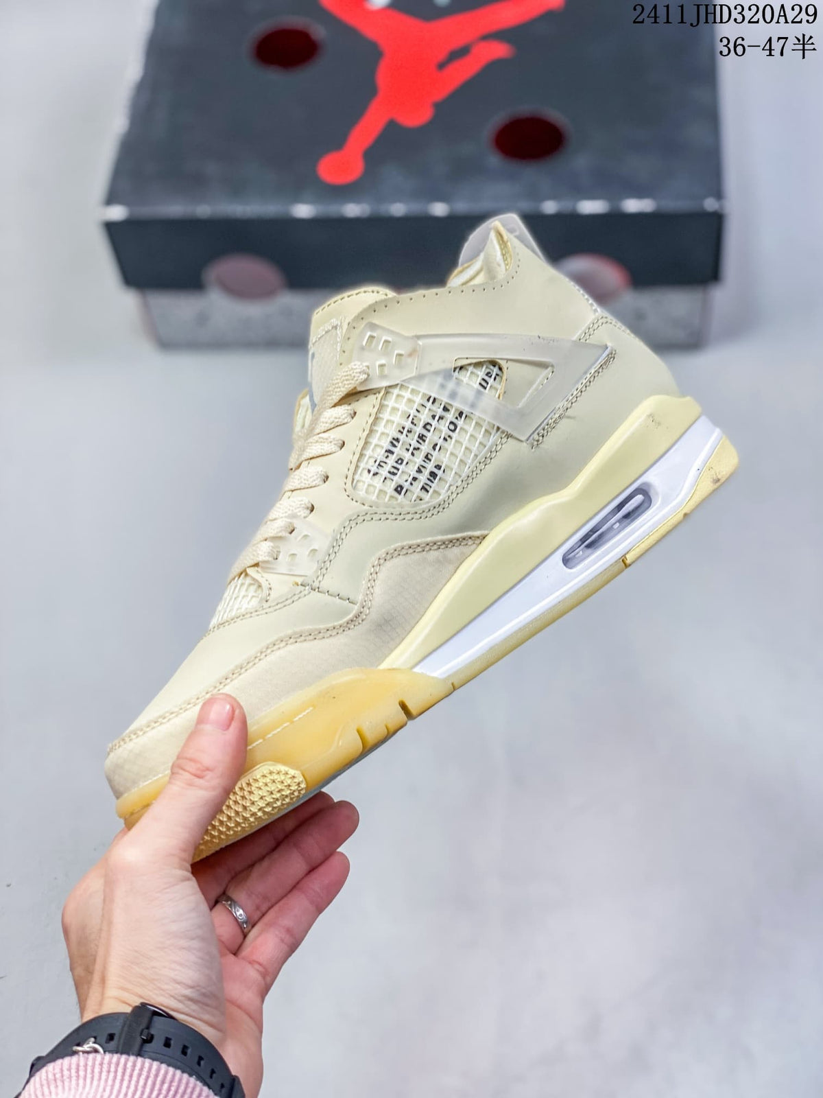 Air Jordan 4 Retro OG Sneakers Cream Style 2411JHD320A29 - product image from the listing.