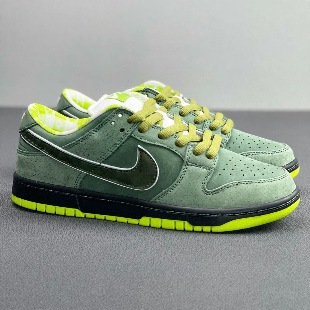 Nike SB Dunk Low Green Lobster Trainers BV1310-337 - product image from the listing.
