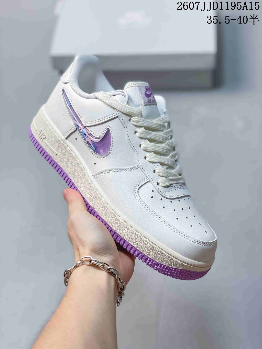 Nike Air Force 1 '07 Low Trainers Style HV440 - product image from the listing.