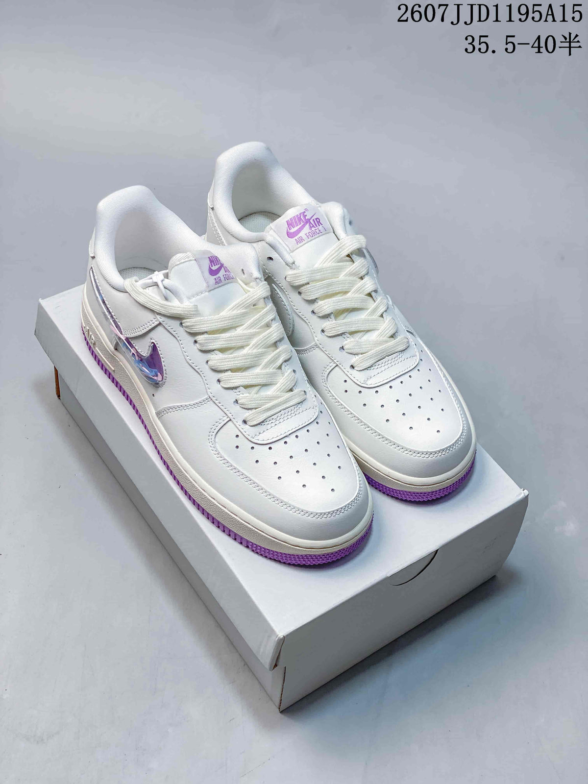Nike Air Force 1 '07 Low Trainers Style HV440 - product image from the listing.