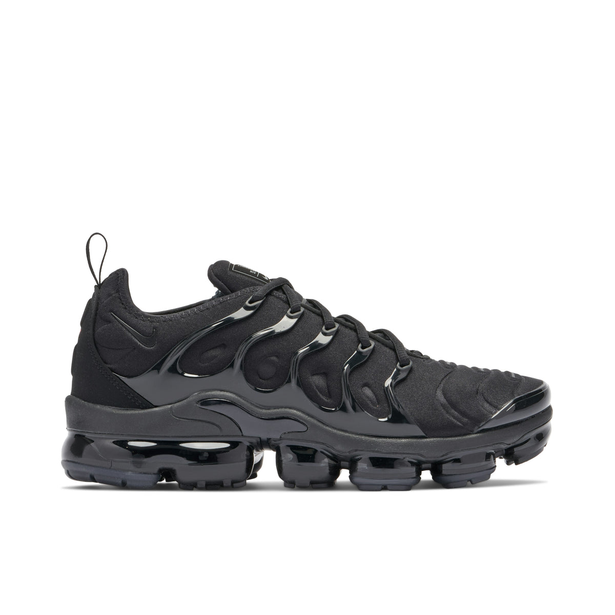 TRIPLE BLACK AIR VAPORMAX PLUS - product image from the listing.
