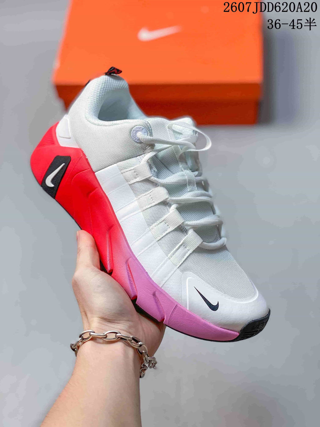 Men's Nike Free Metcon 7 Training Sneakers - product image from the listing.