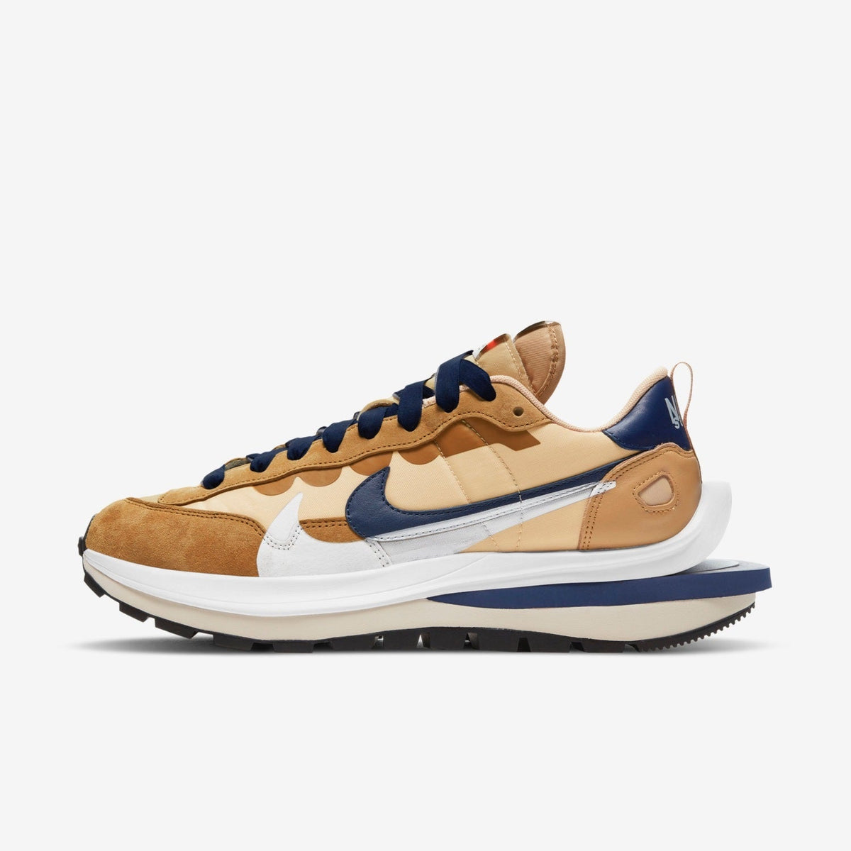 Sesame Khaki Nike sacai VaporWaffle DD1875-200 Sneakers - product image from the listing.