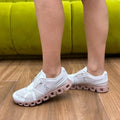On Cloud 5 Rosebrown Lifestyle Trainers - product image from the listing.