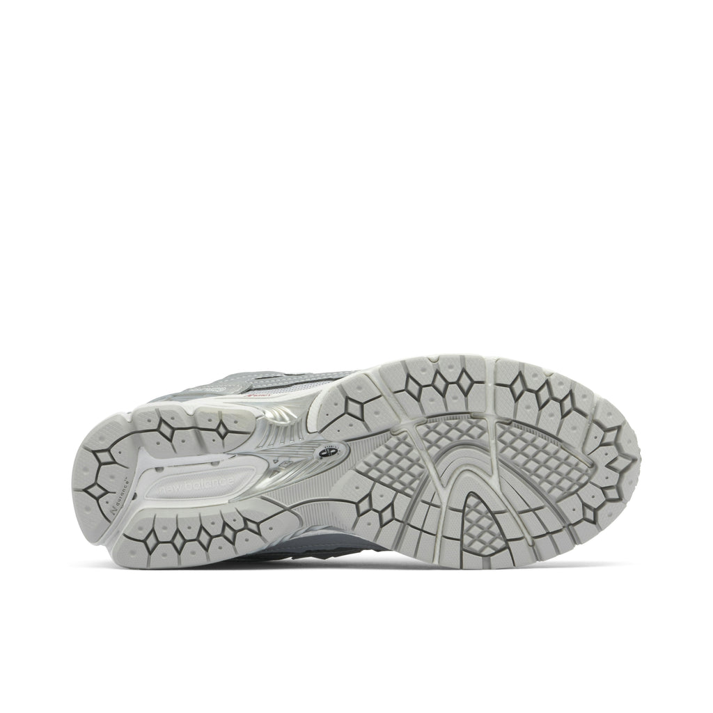 NEW BALANCE 1906D PROTECTION PACK in SILVER METALLIC - product image from the listing.