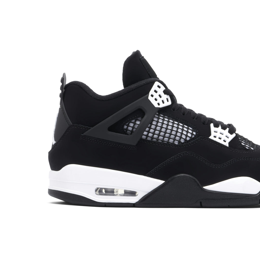 WHITE THUNDER RETRO - AIR JORDAN 4 - product image from the listing.