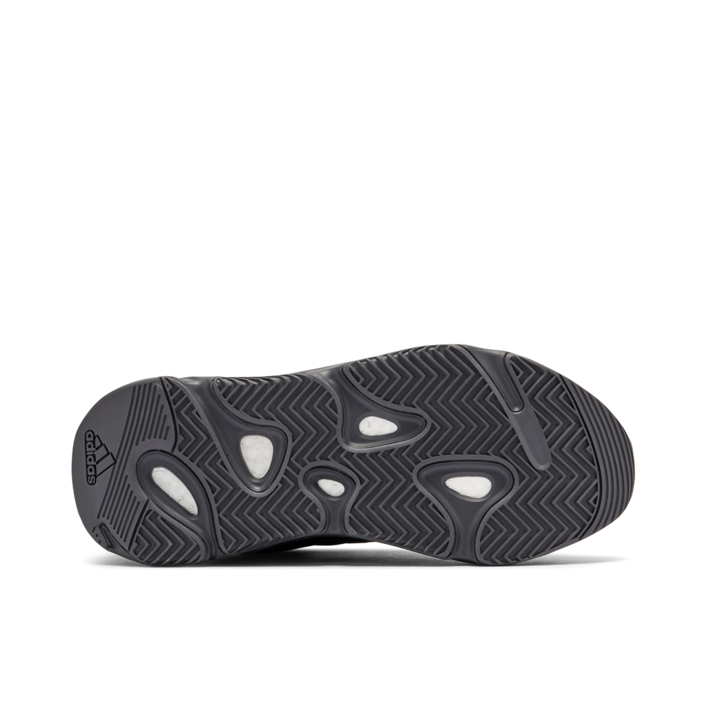 YEEZY 700 MNVN TRIPLE in BLACK - product image from the listing.