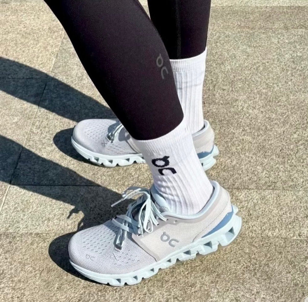 On Cloud X 4 Silver Chambray Training Footwear - product image from the listing.