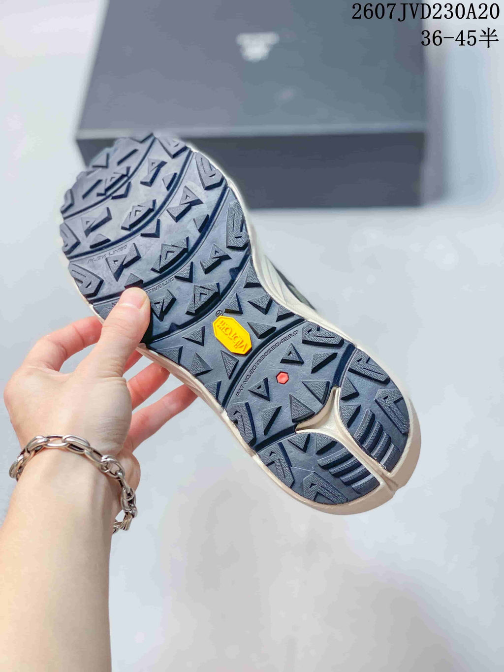 KAILAS Shanhang 2 GTX Hiking Shoes in Green Navy 712700RRY - product image from the listing.