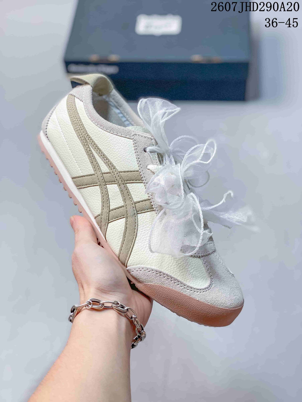 Onitsuka Tiger Mexico 66 SD Low-Cut Sneakers - product image from the listing.