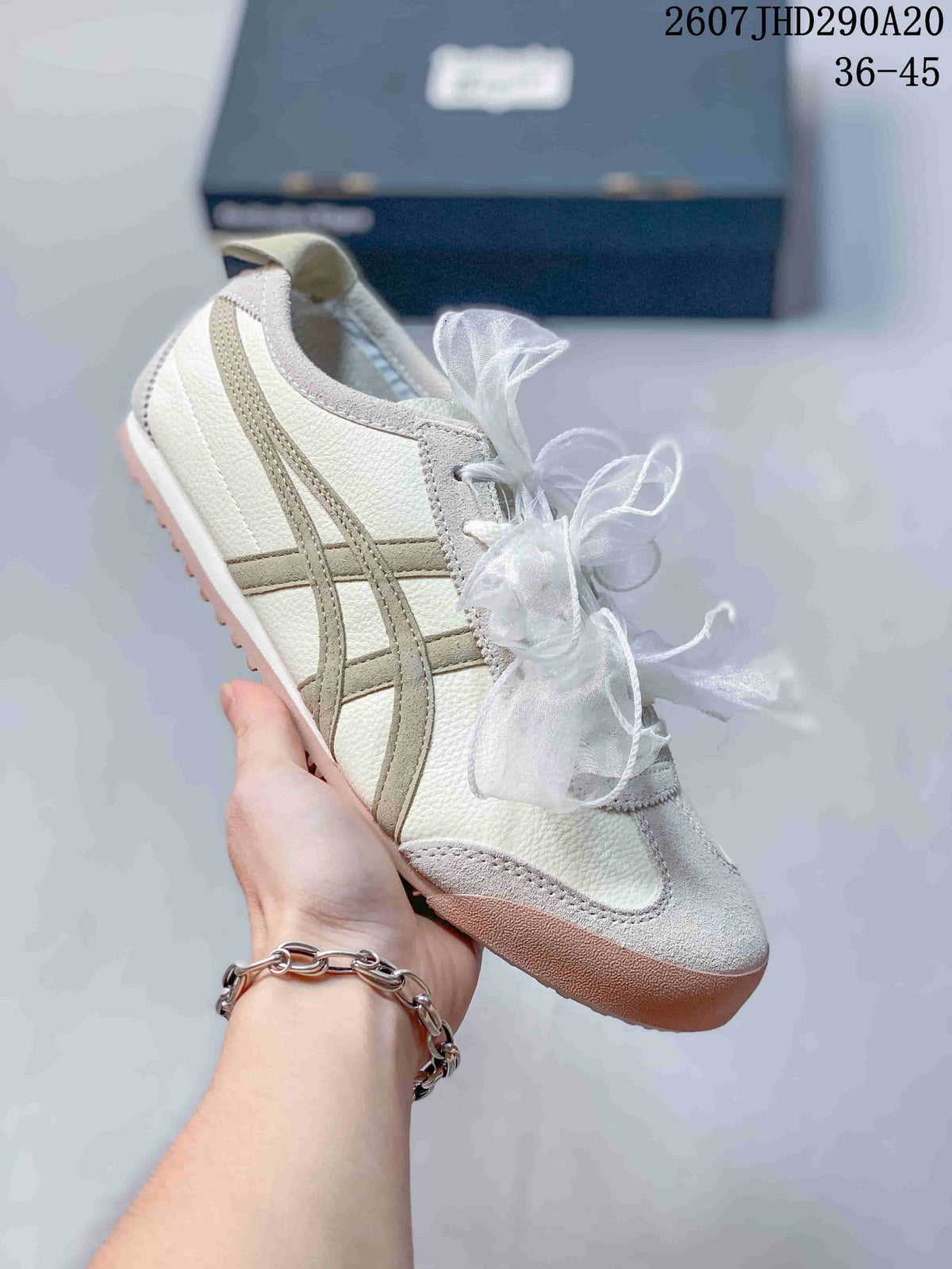 Onitsuka Tiger Mexico 66 SD Low-Cut Sneakers - product image from the listing.