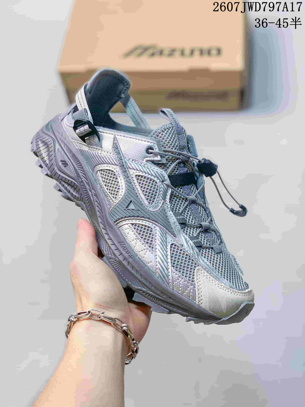 Mizuno Sportstyle 2607JWD797A17 Sneakers in Silver Gray - product image from the listing.