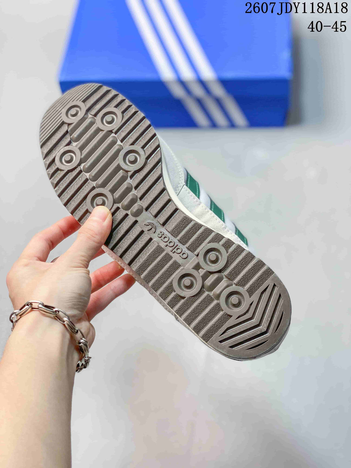 adidas SL 72 Sneakers in White Green 2607JDY118A18 - product image from the listing.