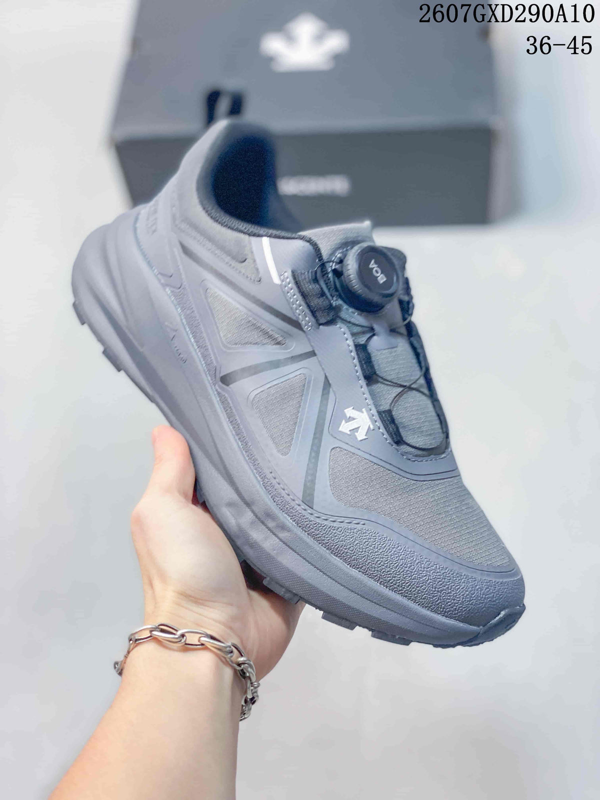 Descente LAVITATE WIRE 3.0 GTX Sneakers in Gray 2607GXD290A10 - product image from the listing.