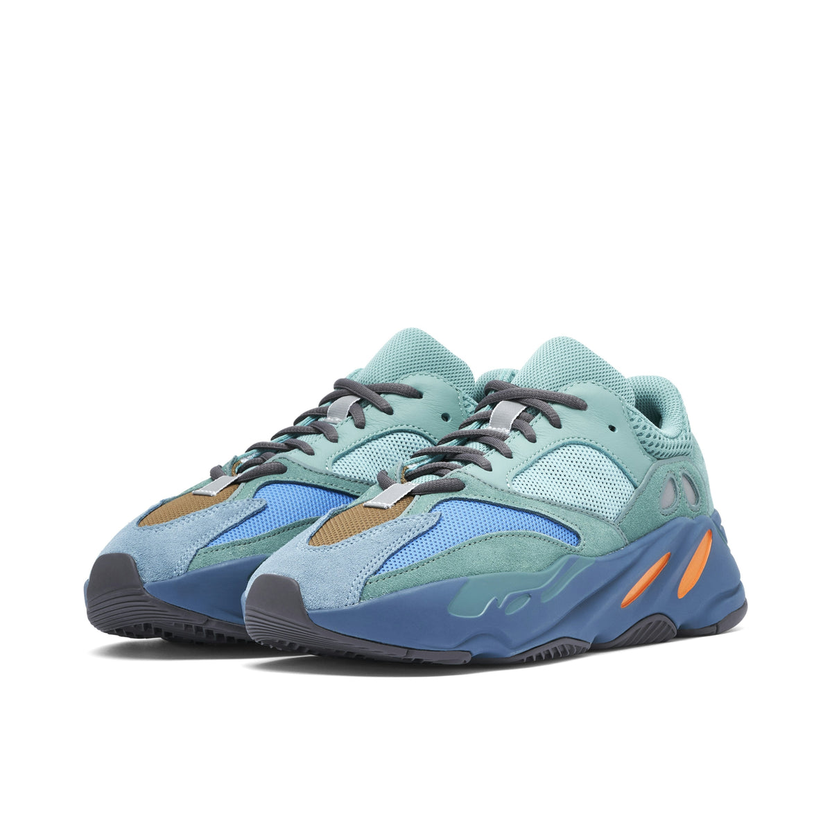 YEEZY BOOST 700 FADED AZURE - product image from the listing.