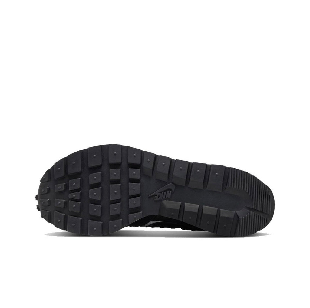 Nike VaporWaffle DH9186-001 Sneakers in Black and White - product image from the listing.