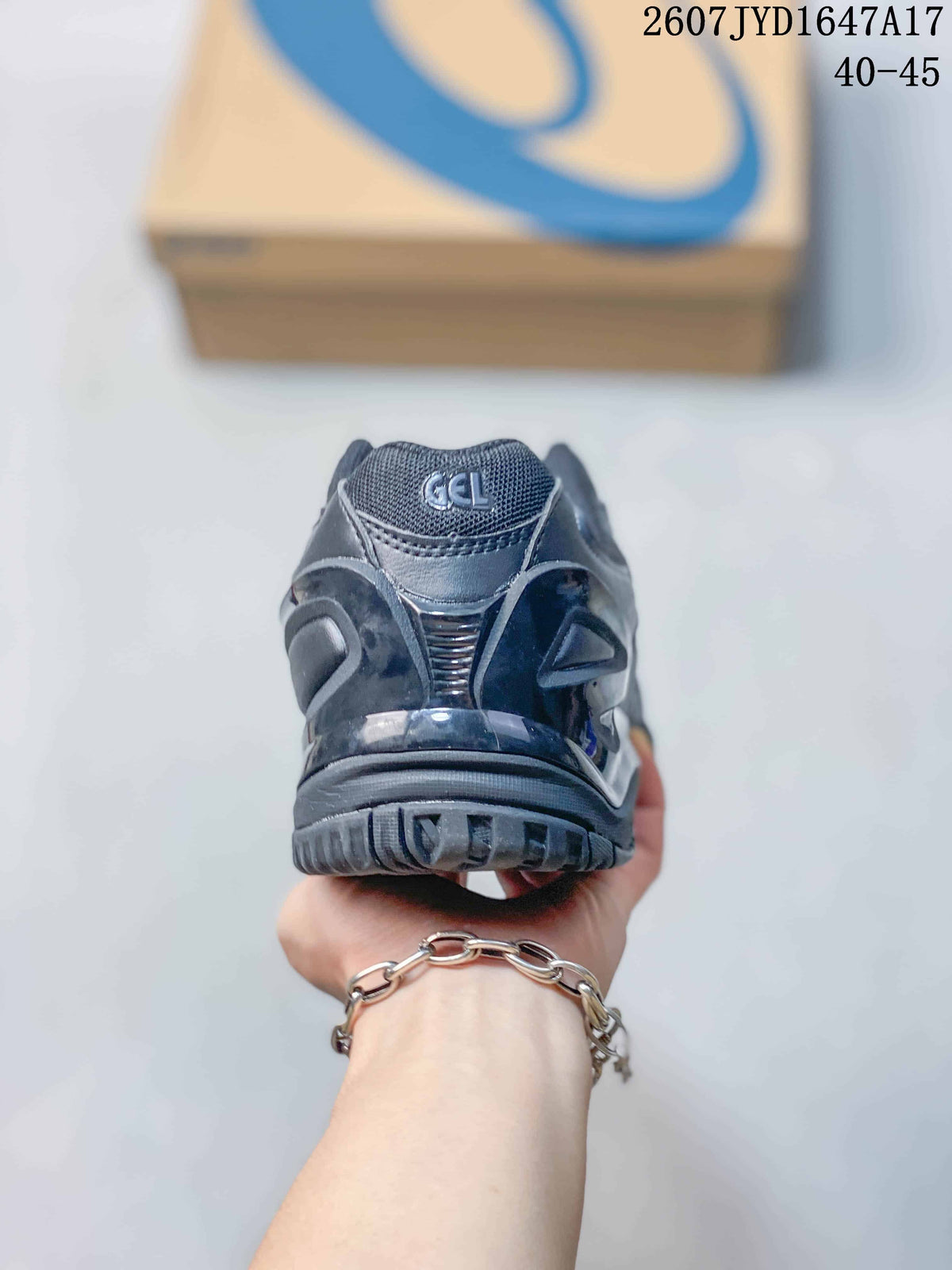 ASICS GEL-Resolution 5 Tennis Shoes in Black 2607JYD1647A17 - product image from the listing.