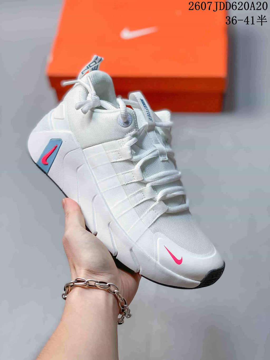 Men's Nike Free Metcon 7 Training Sneakers - product image from the listing.