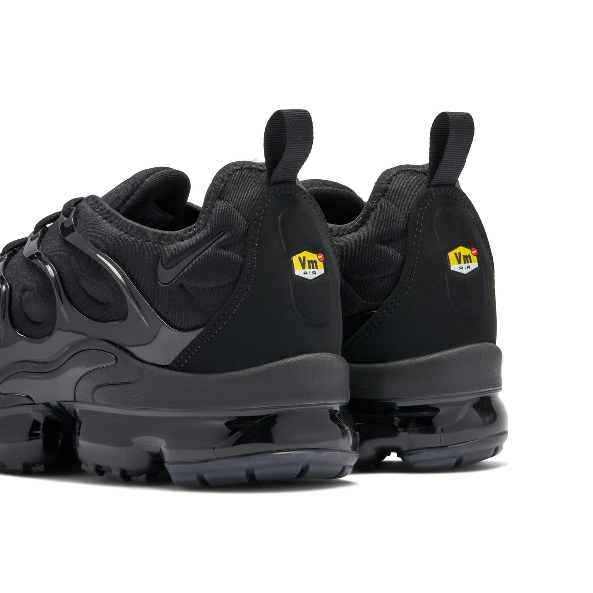 TRIPLE BLACK AIR VAPORMAX PLUS - product image from the listing.