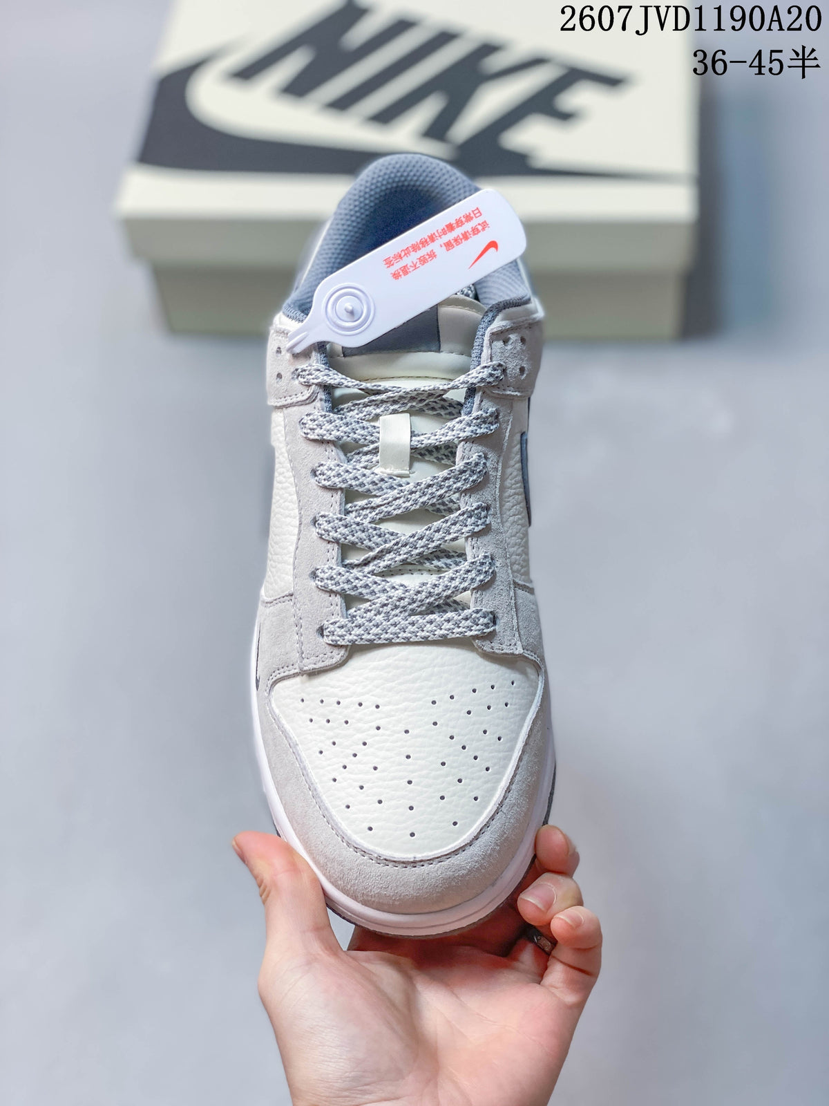 SB Dunk Low Stüssy Collaboration Colorway by Nike - product image from the listing.