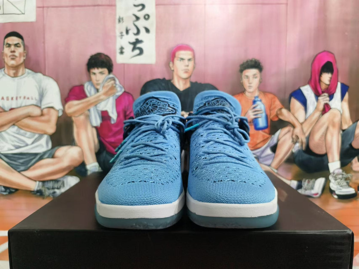 Jordan XXX2 North Carolina Basketball Shoes in Blue - product image from the listing.